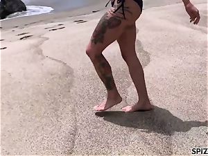 Anna Bell Peaks penetrating a big spunk-pump on the beach